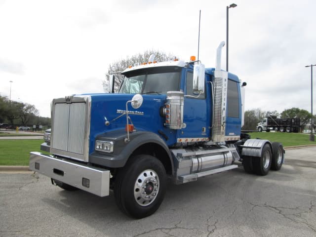 2019 Western Star 4900SF - Photo 1