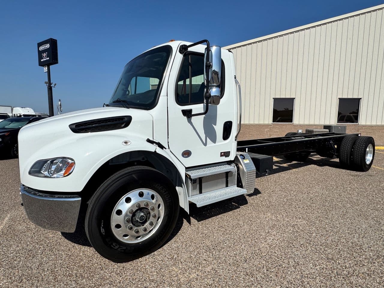 2026 Freightliner M2 - Photo 1