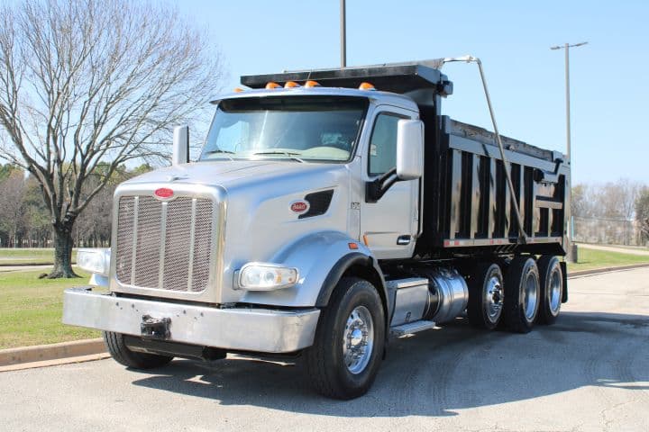 2021 Peterbilt 567 - Photo 1