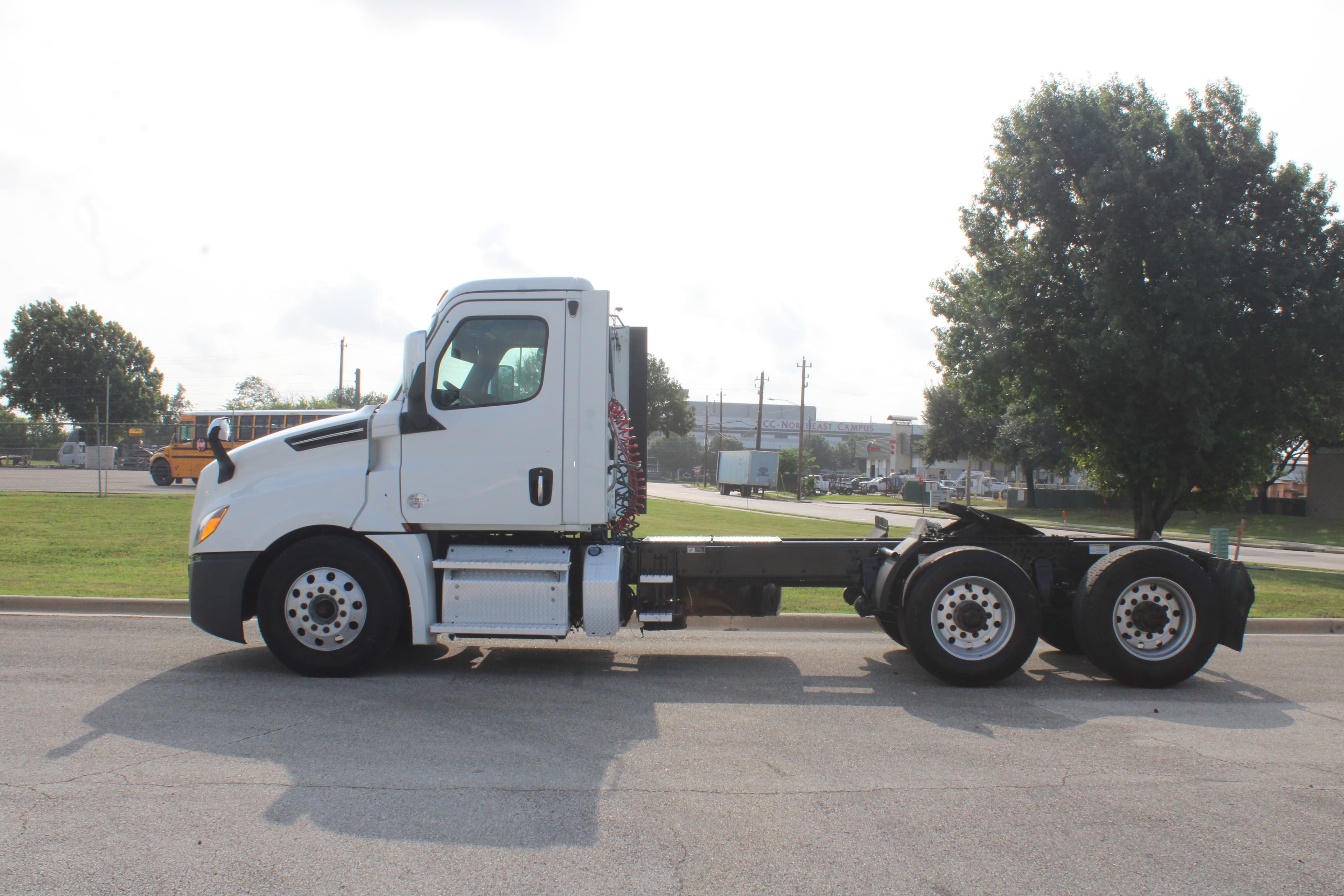 2020 Freightliner CASCADIA 126 - Photo 1