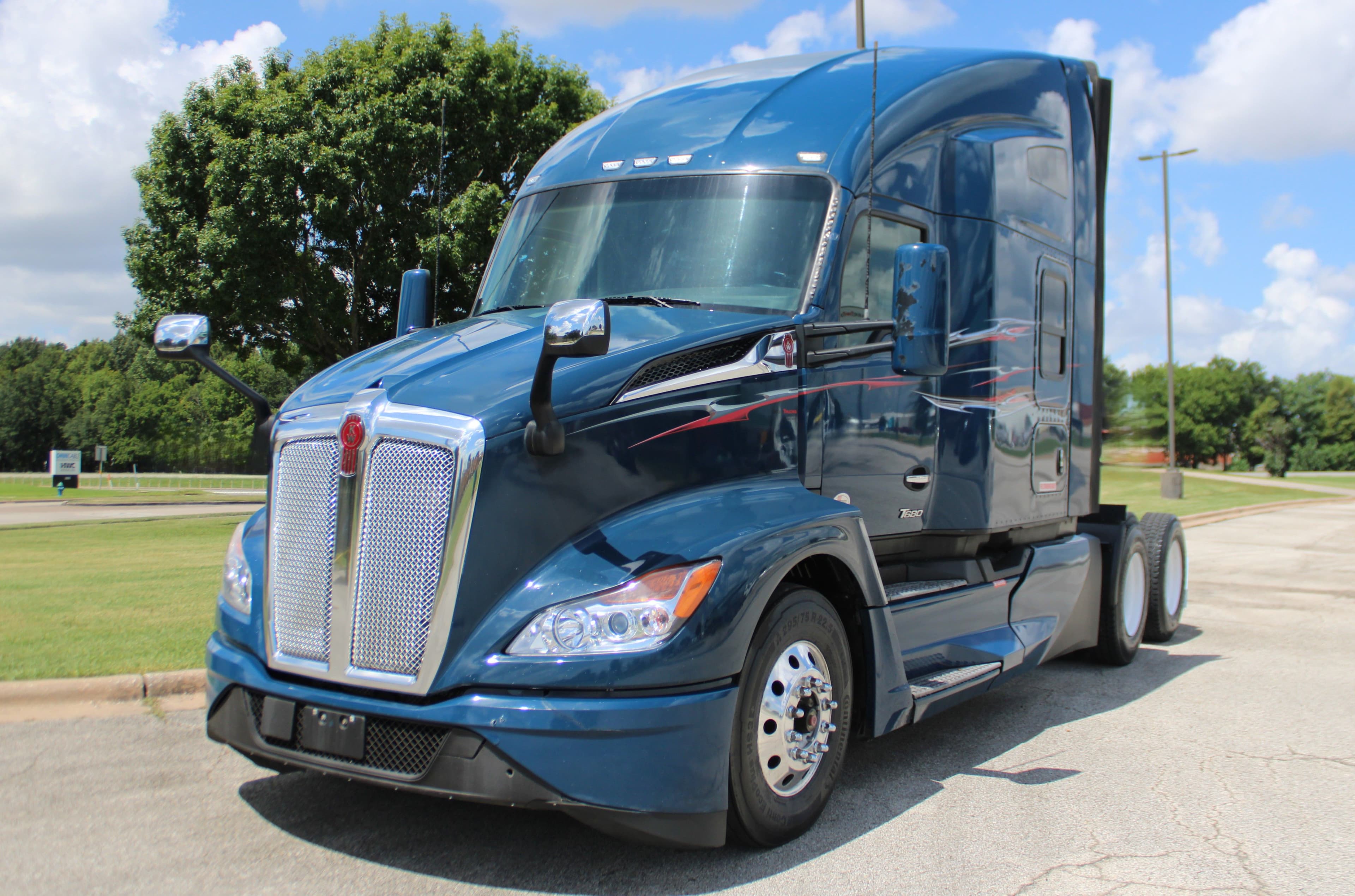 2023 Kenworth T680